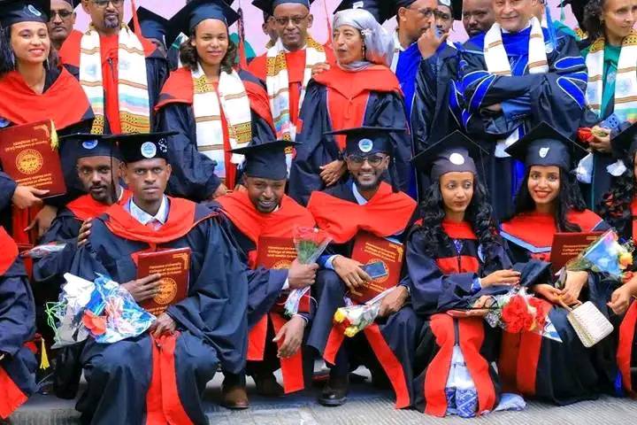 በዛሬው ዕለት የወላይታ ሊቀ ትምህርት ቤት ፍሬ የሆኑ 31 የህክምና ዶክተሮች ከሐዋሳ ዩኒቨርሲቲ ተመርቀዋል፡፡
