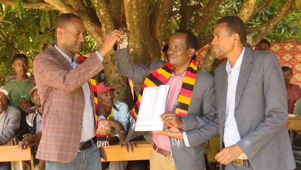 ማህበሩ ከ5.1 ሚሊዮን ብር በላይ ወጪ የተገነባ 8 የመማሪያ ክፍሎች የያዘ 2 ብሎክ ህንጻ አስመረቀ፡፡