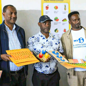 ልማት ማህበሩ ከሳቫና ፕሪንቲንግ ጋር በመተባበር ለአራት ትምህርት ቤቶች ከ1.1 ሚሊዮን ብር በላይ የሚገመት የትምህርት ቁሳቁስ ድጋፍ አበረከተ።